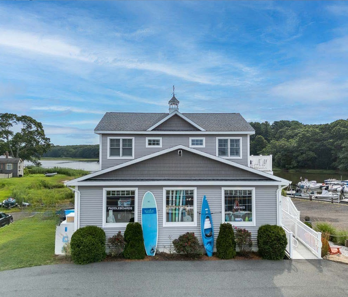 Primary Photo Of 132 Shore Rd, Old Lyme Marina For Sale