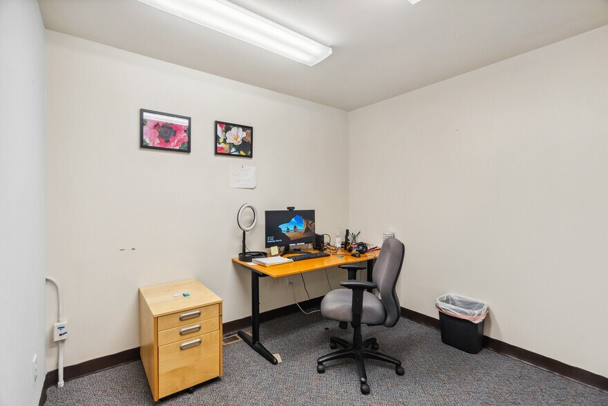 More Photos Of 126 15th St SE, Puyallup Medical For Sale