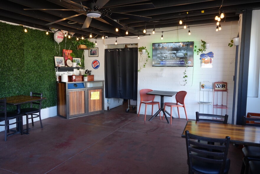 More Photos Of 1876 E Main St, Ventura Freestanding For Sale