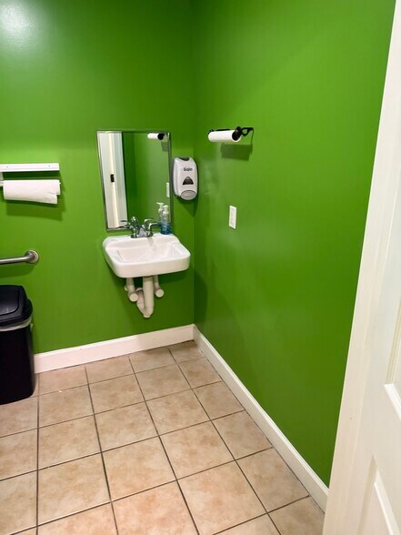 More Photos Of 10175 Fortune Pky, Jacksonville Office For Lease