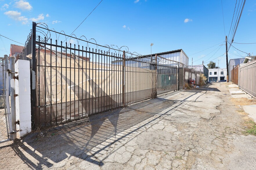 More Photos Of 2709 W Avenue 34, Los Angeles Storefront Retail Residential For Sale