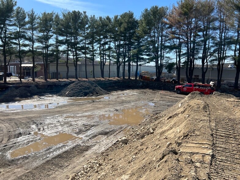 More Photos Of 116 Lundquist Dr, Braintree Land For Lease