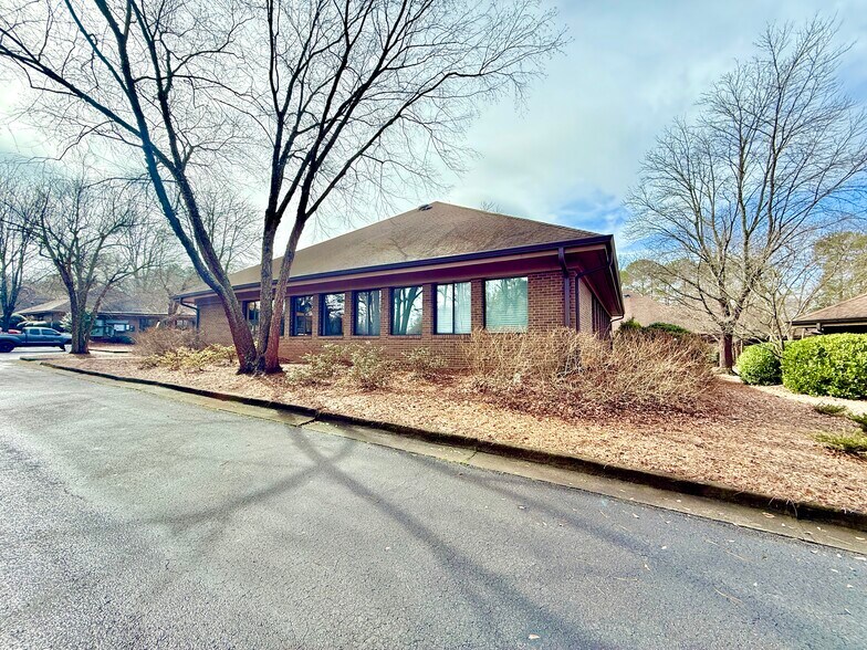 More Photos Of 700 Sunset Dr, Athens Medical For Sale