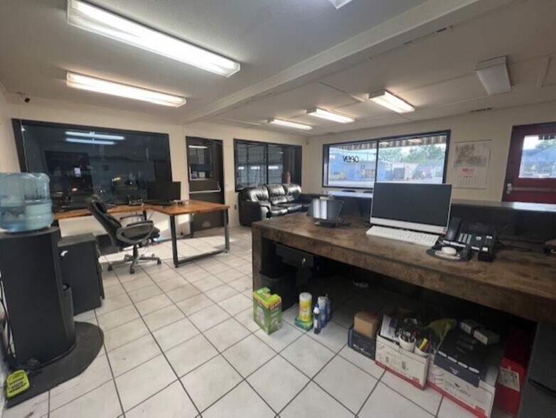 More Photos Of 1914 Cypress St, West Monroe Service For Sale