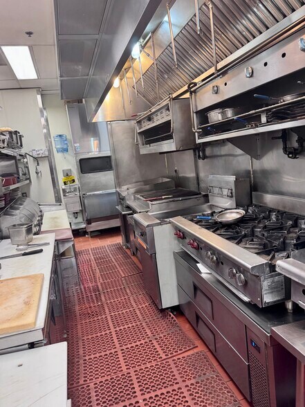 More Photos Of 254 W Los Angeles Ave, Moorpark Restaurant For Lease