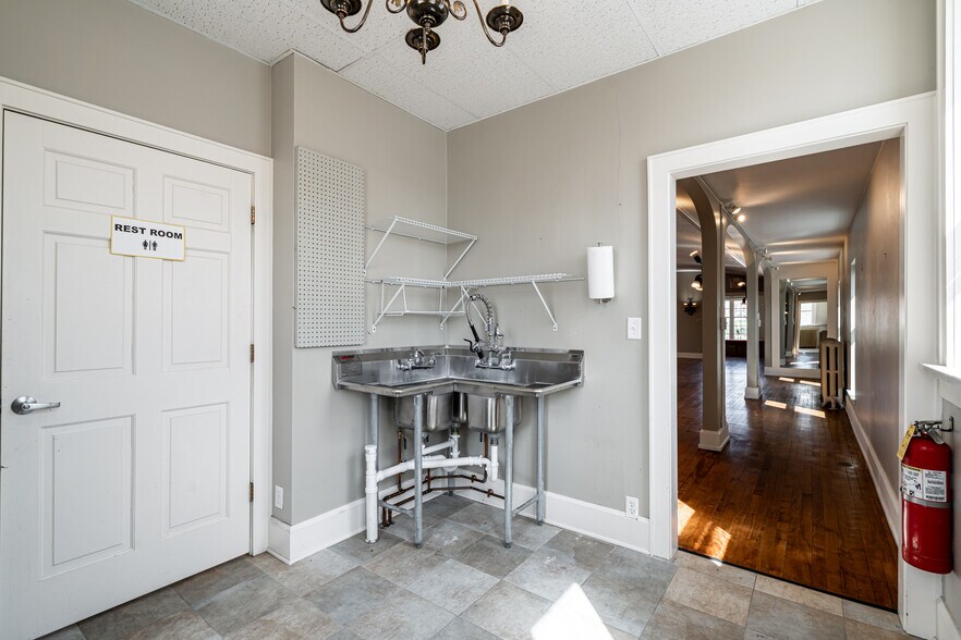 More Photos Of 3701 E Layton Ave, Cudahy Storefront Retail Residential For Sale