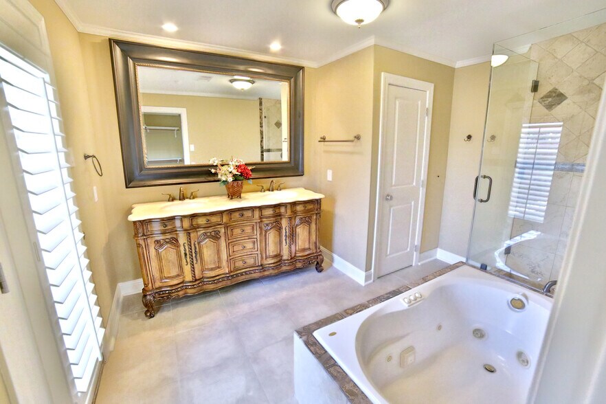 More Photos Of 2625 Peckham St, Houston Office Residential For Lease