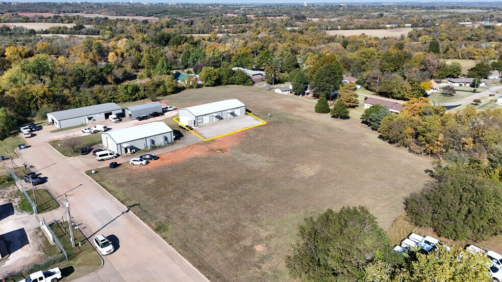 More Photos Of 410 Sigma Pl, Guthrie Warehouse For Sale