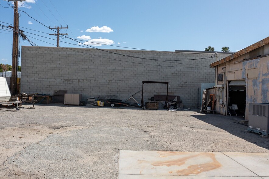 More Photos Of 570 Oleander Rd, Palm Springs Manufacturing For Lease