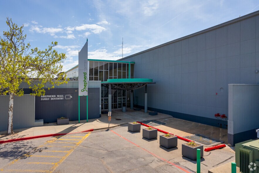 More Photos Of 2401 NW 23rd St, Oklahoma City Office For Lease