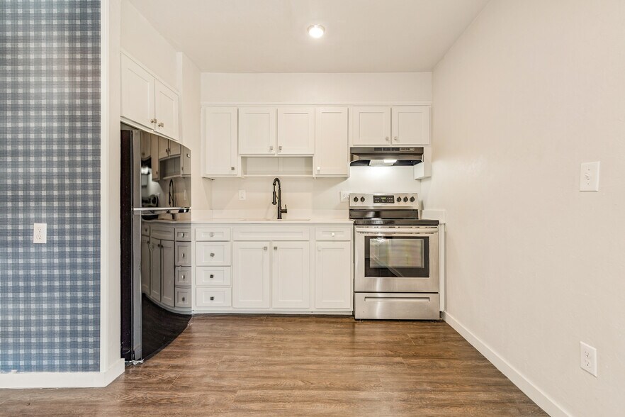 More Photos Of 516 NW 8th St, Oklahoma City Apartments For Sale