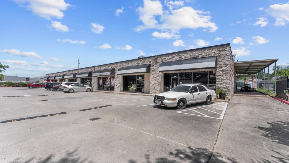 More Photos Of 16522-16536 Park Row, Houston Light Distribution For Sale