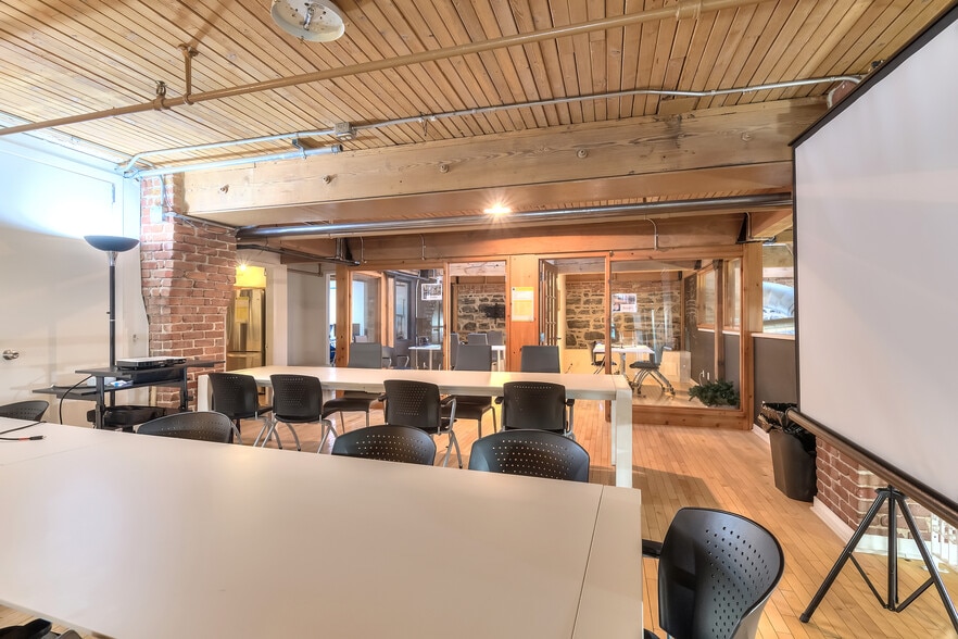 More Photos Of 387 Rue Saint-Paul O, Montréal Loft Creative Space For Sale