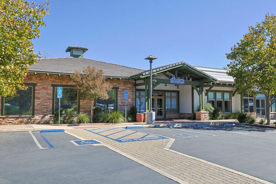 More Photos Of 29105-29125 Canwood St, Agoura Hills Restaurant For Lease