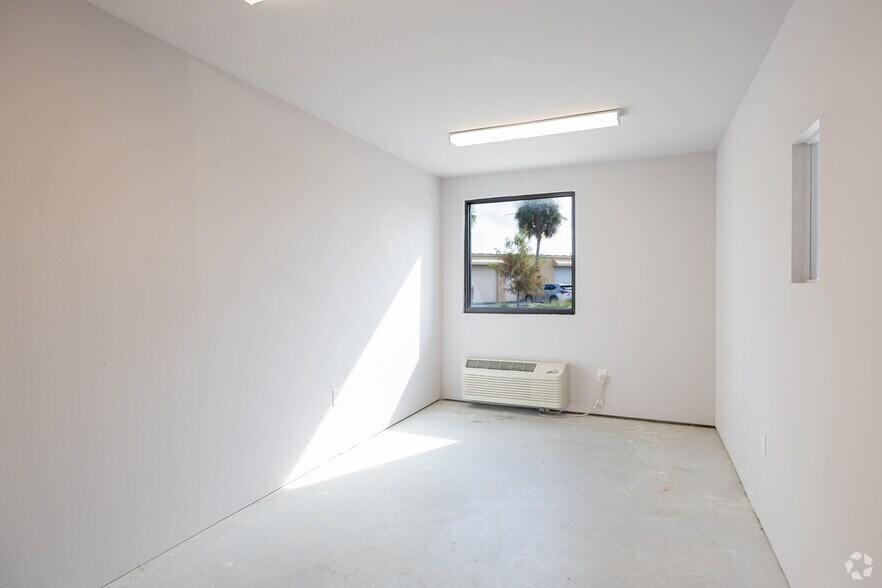 More Photos Of 310 N Wickham Rd, Melbourne Warehouse For Lease