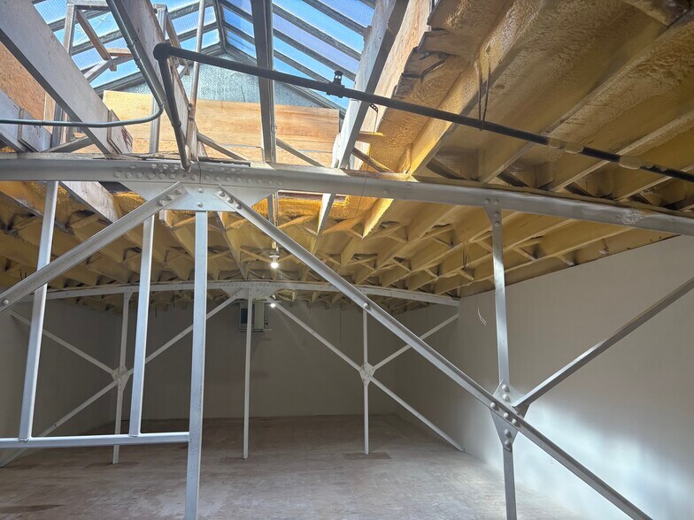 More Photos Of 1737 NW 5th St, Oklahoma City Warehouse For Lease