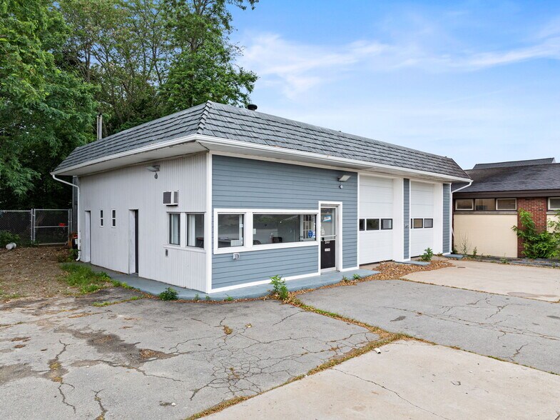 More Photos Of 2147 Acushnet Ave, New Bedford Service Station For Sale