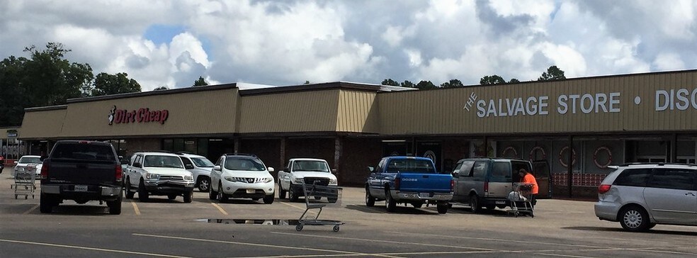 More Photos Of 1910-1926 Washington St, Franklinton General Retail For Lease