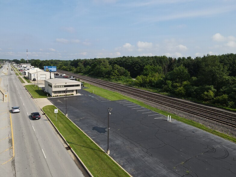 More Photos Of 23119 US Highway 33, Elkhart Storefront For Lease