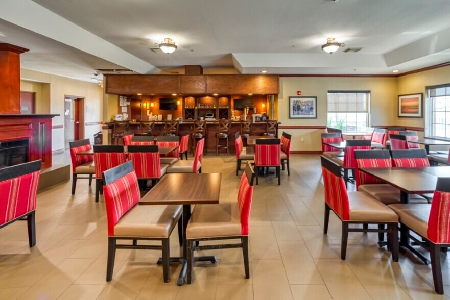 More Photos Of 3606 89th St, Galveston Hotel For Sale