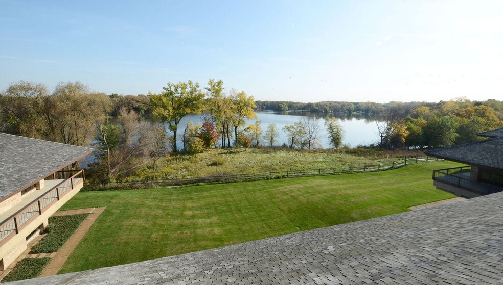 More Photos Of 3890 Salem Lake Dr, Long Grove Office For Sale