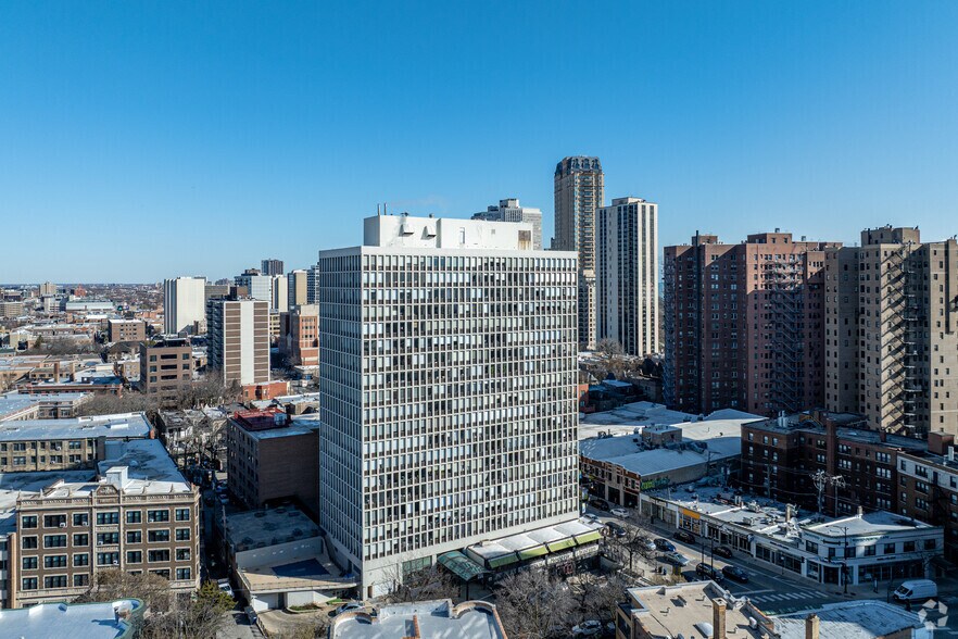 More Photos Of 444 W Fullerton Pky, Chicago Apartments For Sale