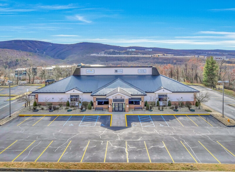 Primary Photo Of 20 Montage Mountain Rd, Moosic Restaurant For Lease