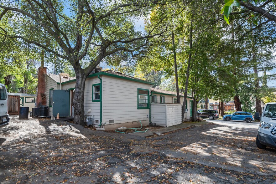 More Photos Of 14496 Oak Pl, Saratoga Restaurant For Sale