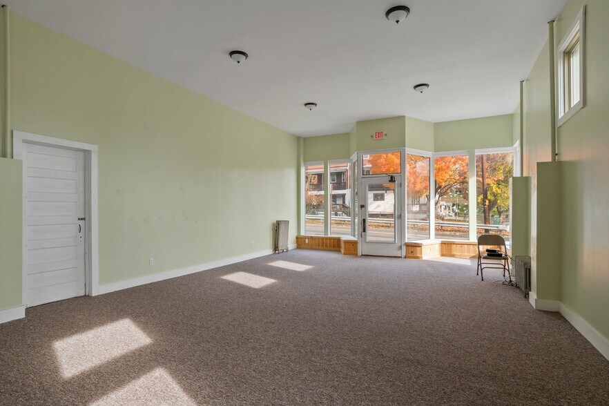 More Photos Of 226-228 Sargeant St, Holyoke Storefront For Lease