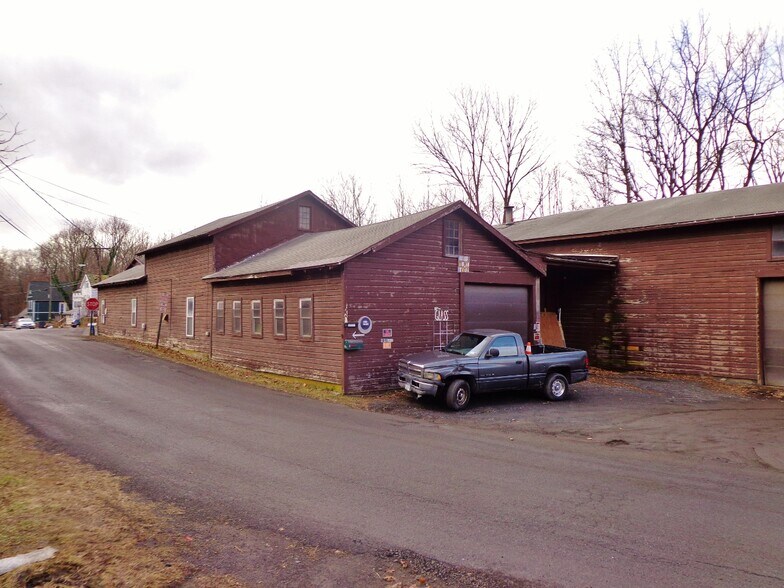 More Photos Of 11 Water St, New Paltz Freestanding For Sale