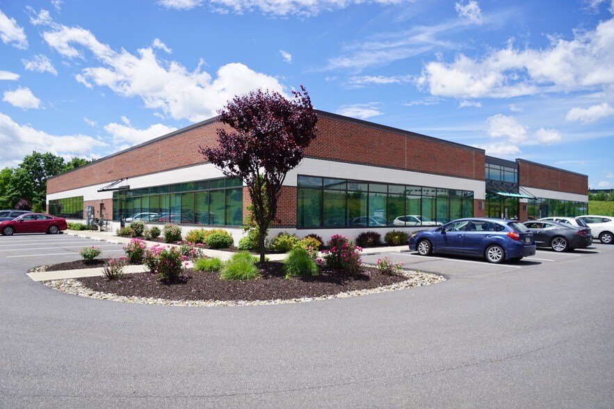More Photos Of 150 Enterprise Way, Pittston Township Office For Lease