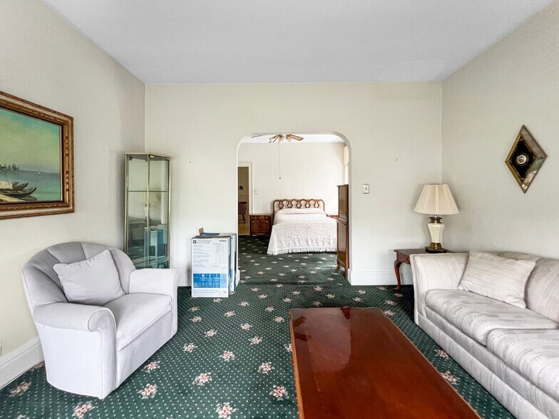 More Photos Of 700-702 N 7th St, Newark Apartments For Sale