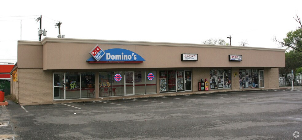 More Photos Of 129-137 Bandera Rd, San Antonio Storefront For Lease