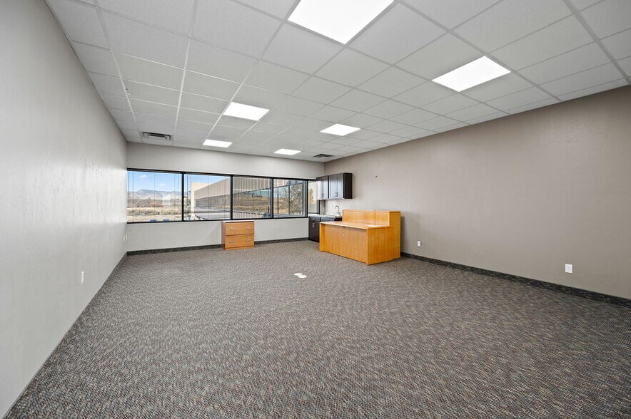 More Photos Of 2768 Compass Dr, Grand Junction Office For Lease