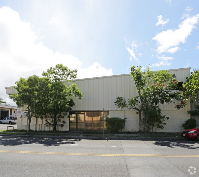 More Photos Of 99-899 Iwaena St, Aiea Warehouse For Lease