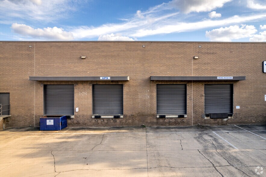More Photos Of 11517 Cordage St, Charlotte Warehouse For Lease