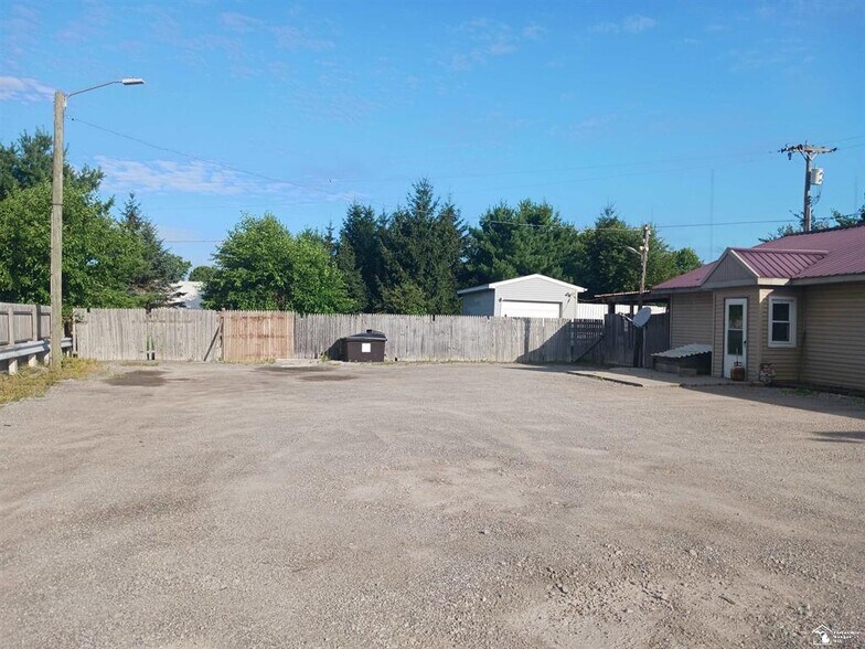 More Photos Of 10221 Telegraph Rd, Carleton Bar For Sale