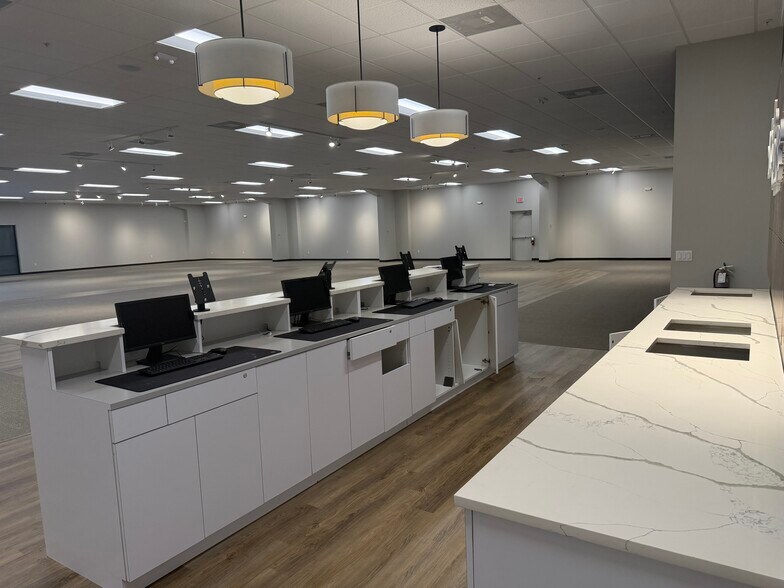 More Photos Of 311 S Ridgewood Ave, Edgewater Freestanding For Lease