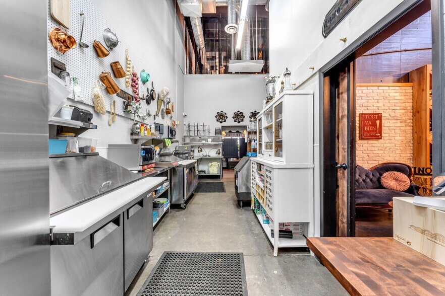 More Photos Of 9299 W Olive Ave, Peoria Light Manufacturing For Sale