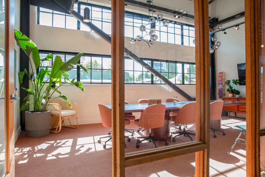 More Photos Of 1120 SE Madison St, Portland Coworking Space