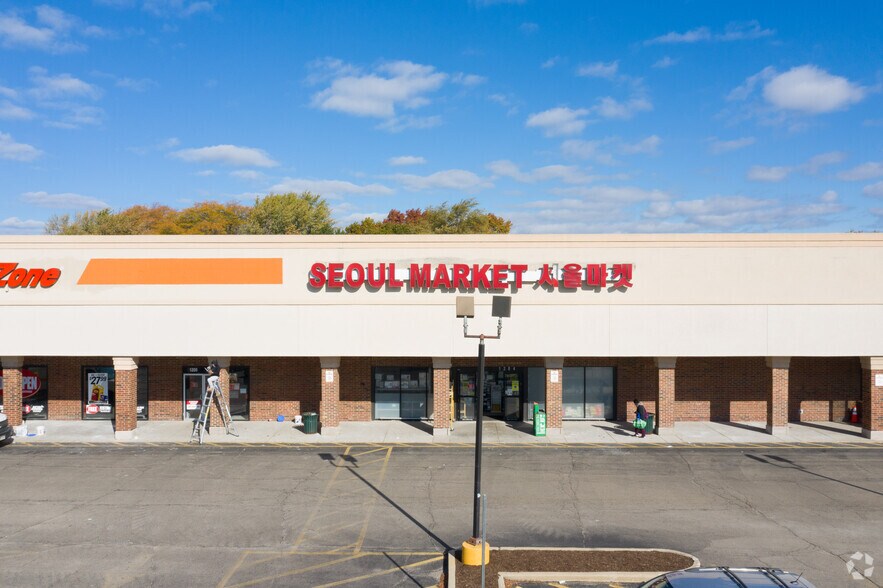 More Photos Of 1202-1330 W Dundee Rd, Buffalo Grove Unknown For Lease