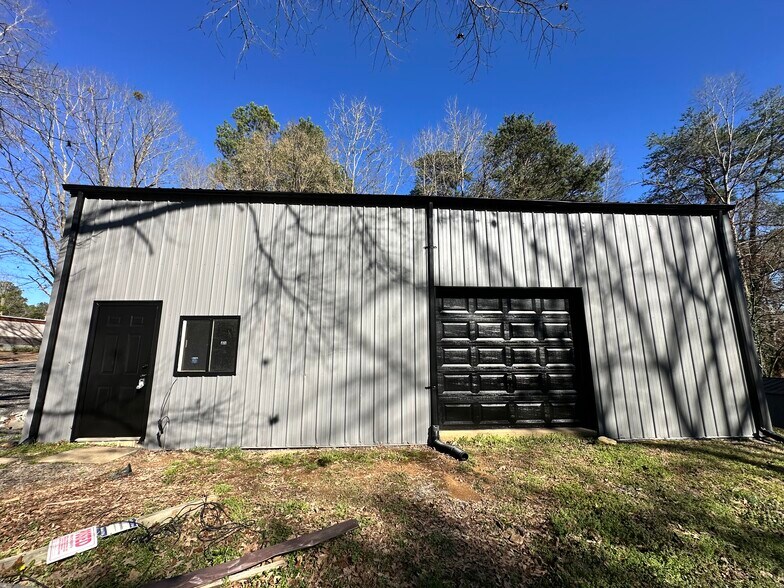 Primary Photo Of 132 2nd Ave, New London Warehouse For Lease
