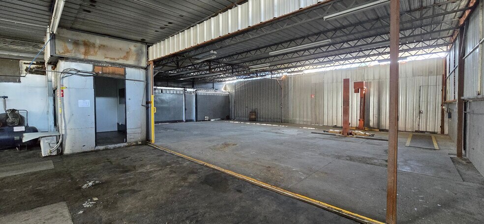 More Photos Of 3500 Gage Ave, Bell Auto Repair For Sale