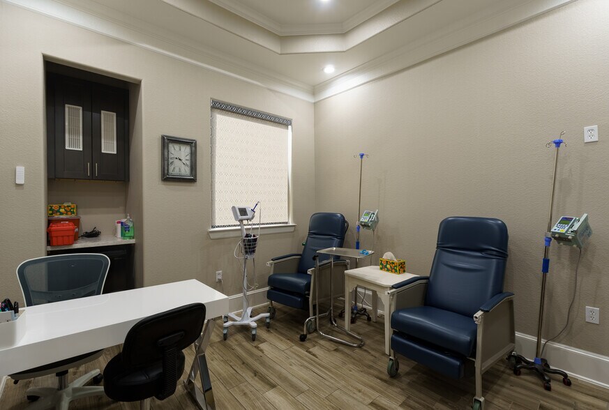 More Photos Of 17844 Mound Rd, Cypress Medical For Sale