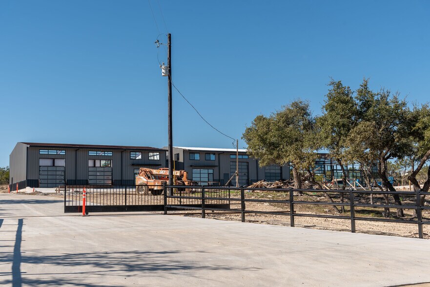 More Photos Of 451 Farrell Rd, Dripping Springs Light Distribution For Sale