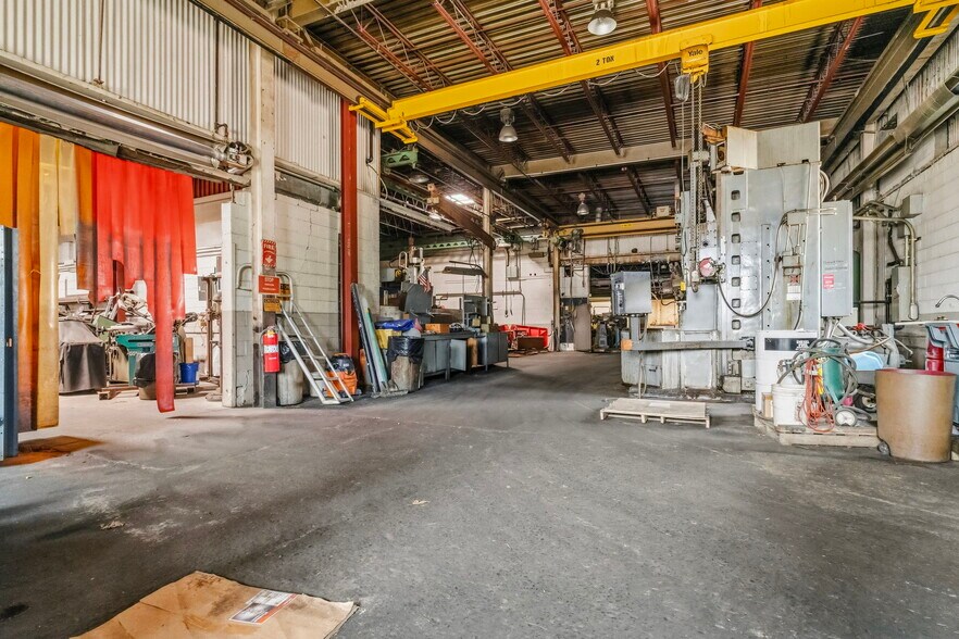 More Photos Of 1609-1625 Massillon Rd, Akron Warehouse For Sale