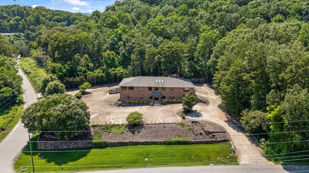 More Photos Of 901 Mountain Creek Rd, Chattanooga Office For Lease