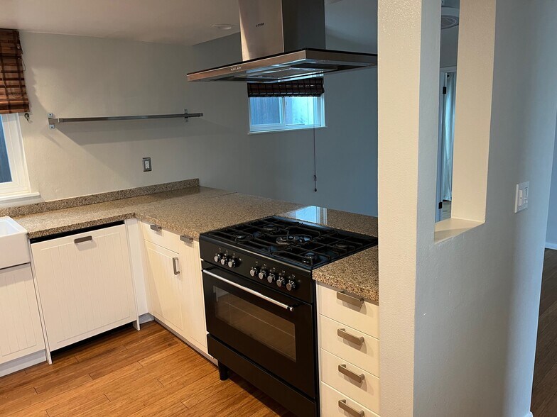 More Photos Of 135 Avenida Granada, San Clemente Medical For Sale