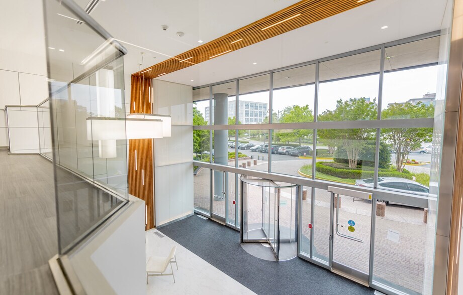 More Photos Of 11350 Random Hills Rd, Fairfax Office For Lease