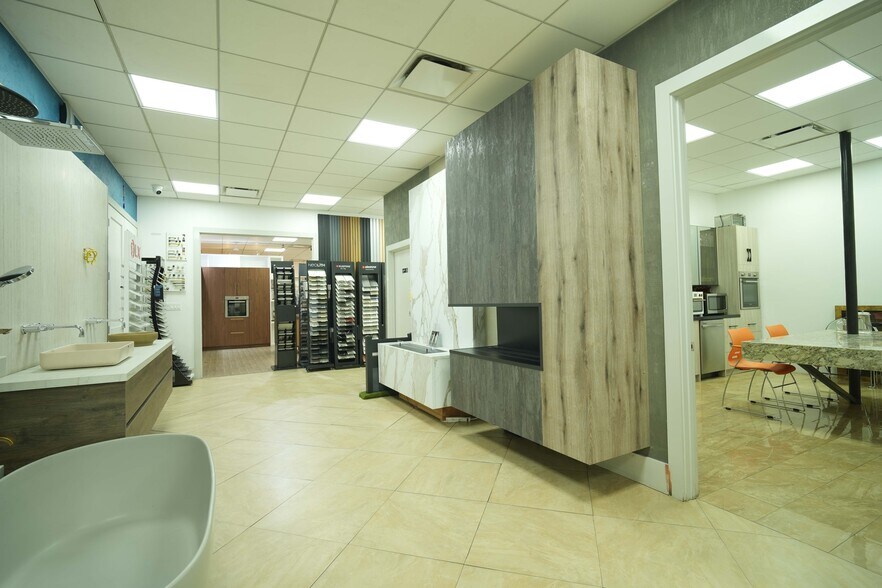 More Photos Of 11921 Sherman Way, North Hollywood Warehouse For Sale